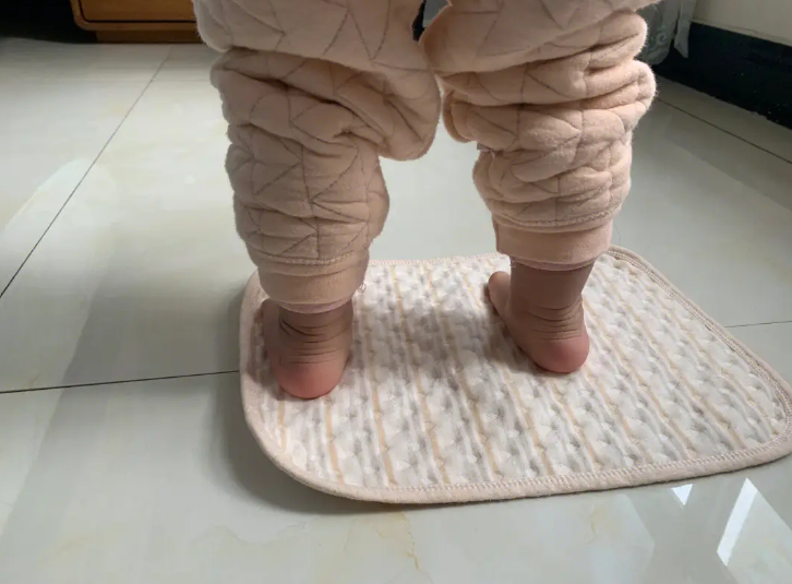 如何发现孩子是否足外翻?