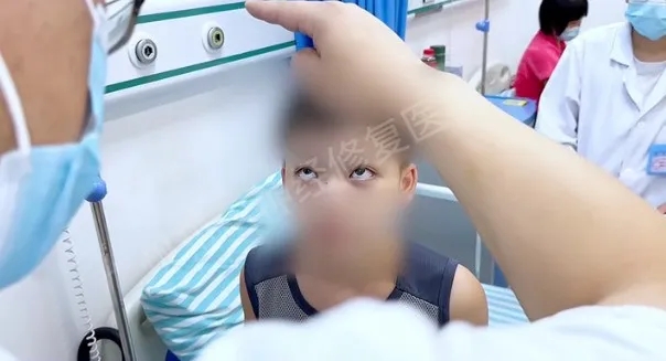 【查房日记】眼中有光，未来可期！神经修复技术助12岁重症肌无力男孩重焕光彩